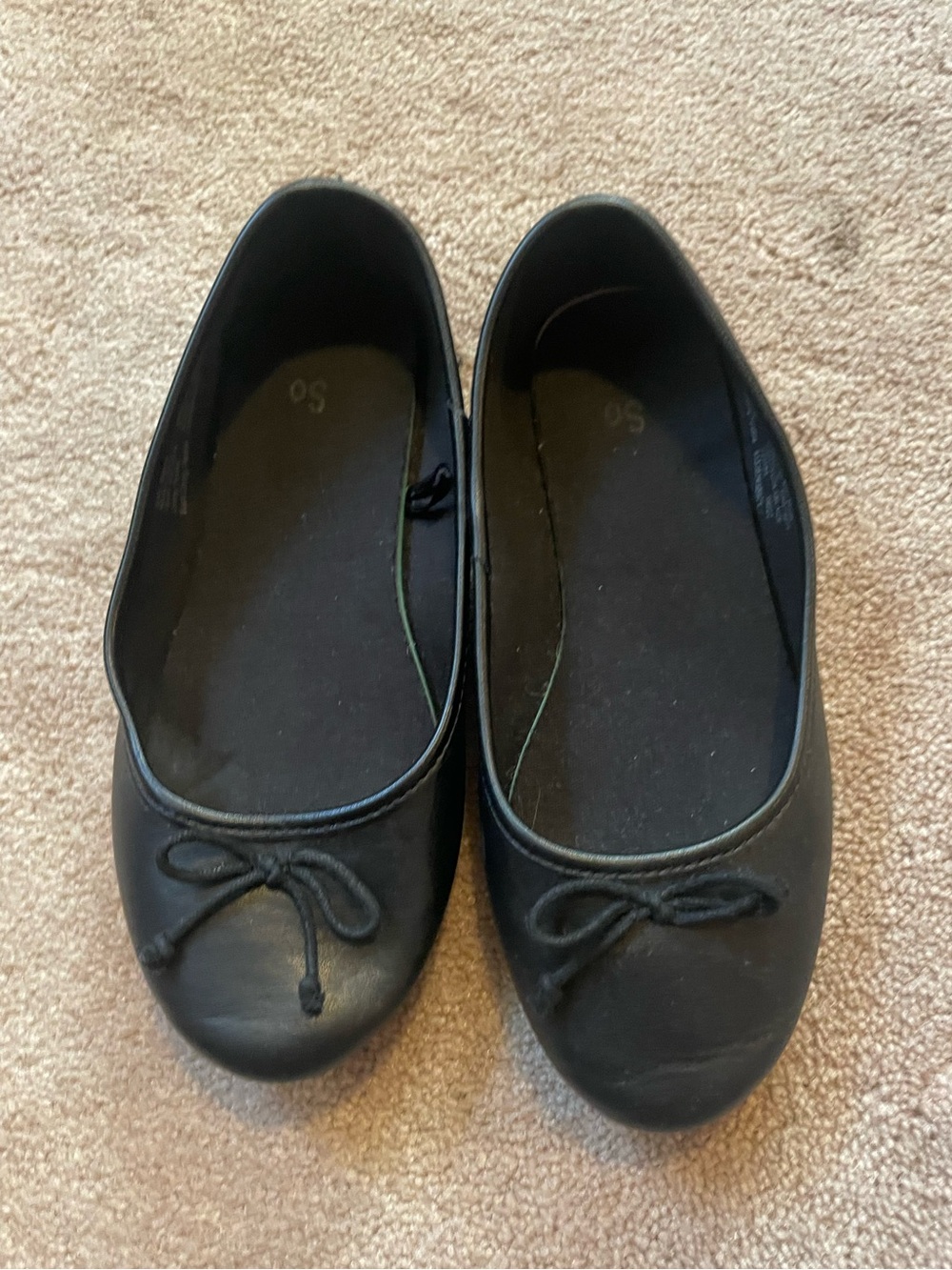 Classic Black Ballet Flats with Bow